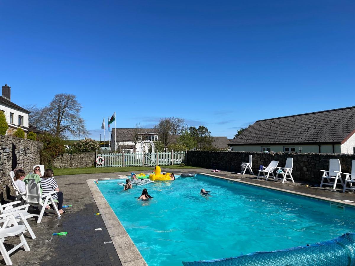 Trenewydd Farm Holiday Cottages Cardigan Exteriör bild