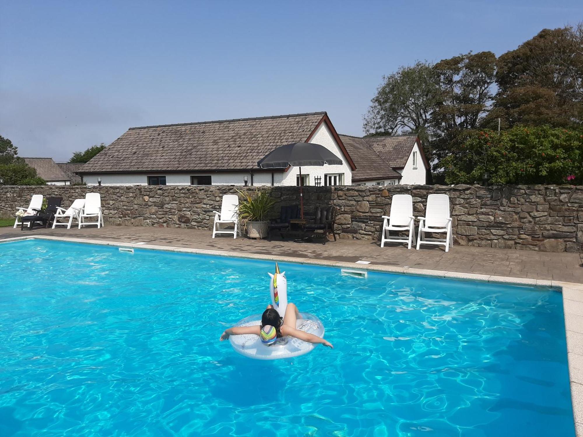 Trenewydd Farm Holiday Cottages Cardigan Exteriör bild
