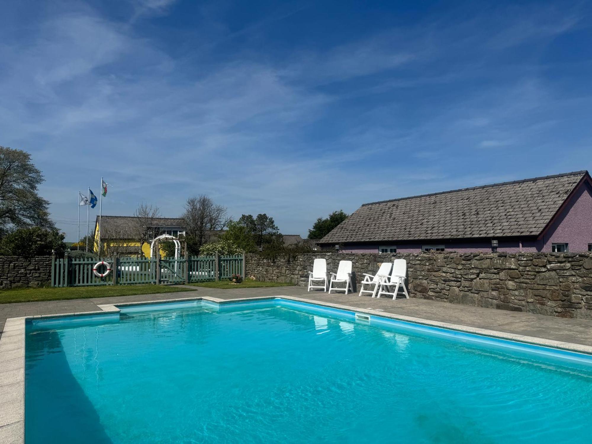 Trenewydd Farm Holiday Cottages Cardigan Exteriör bild